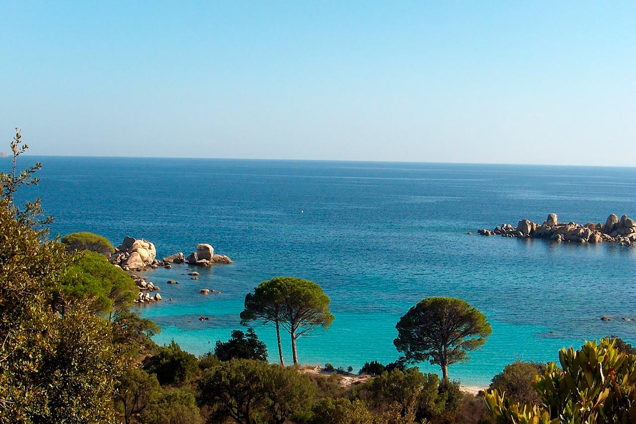 Plage de Palombaggia à moto