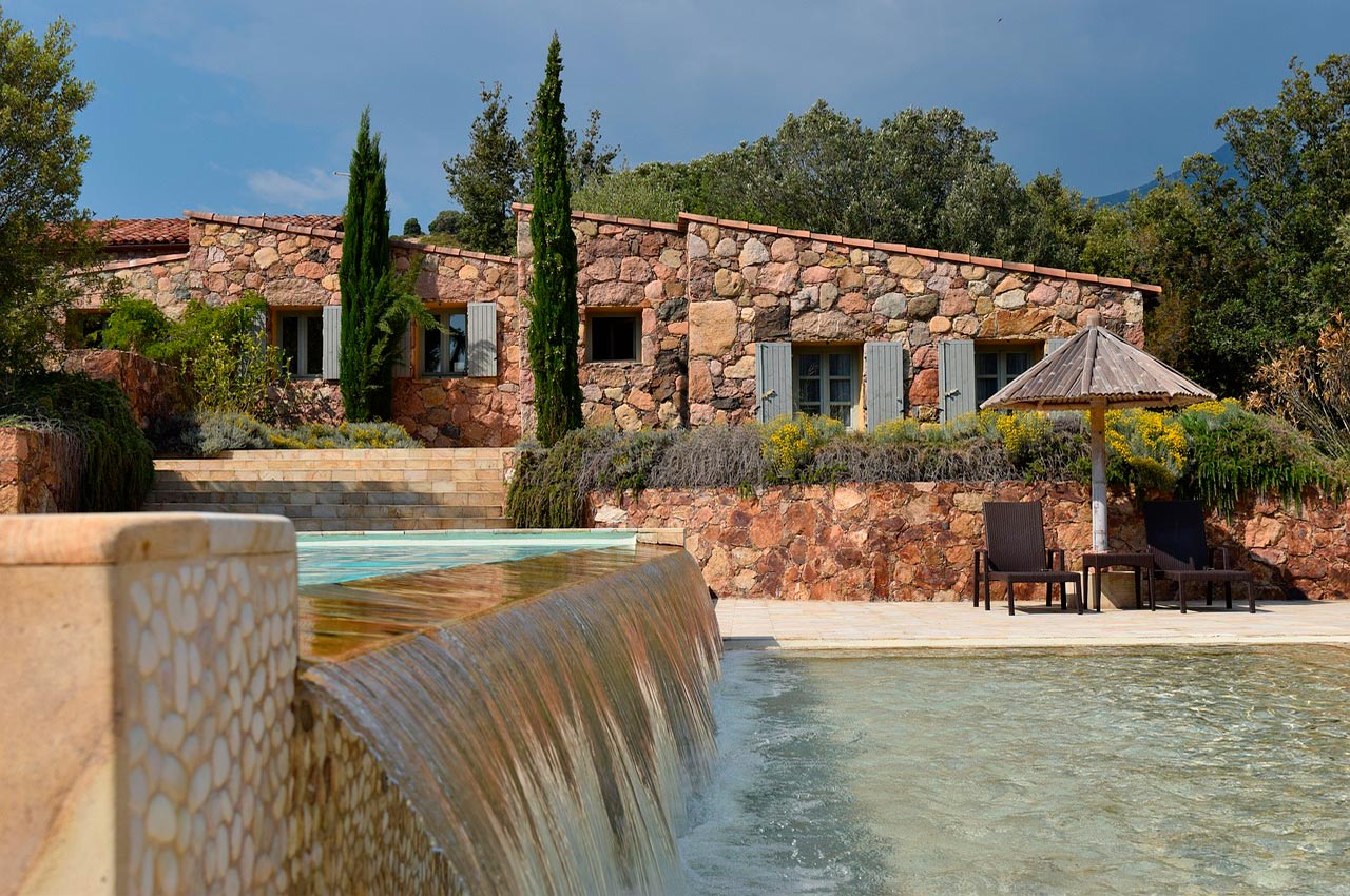 Gîte de charme avec piscine en Corse