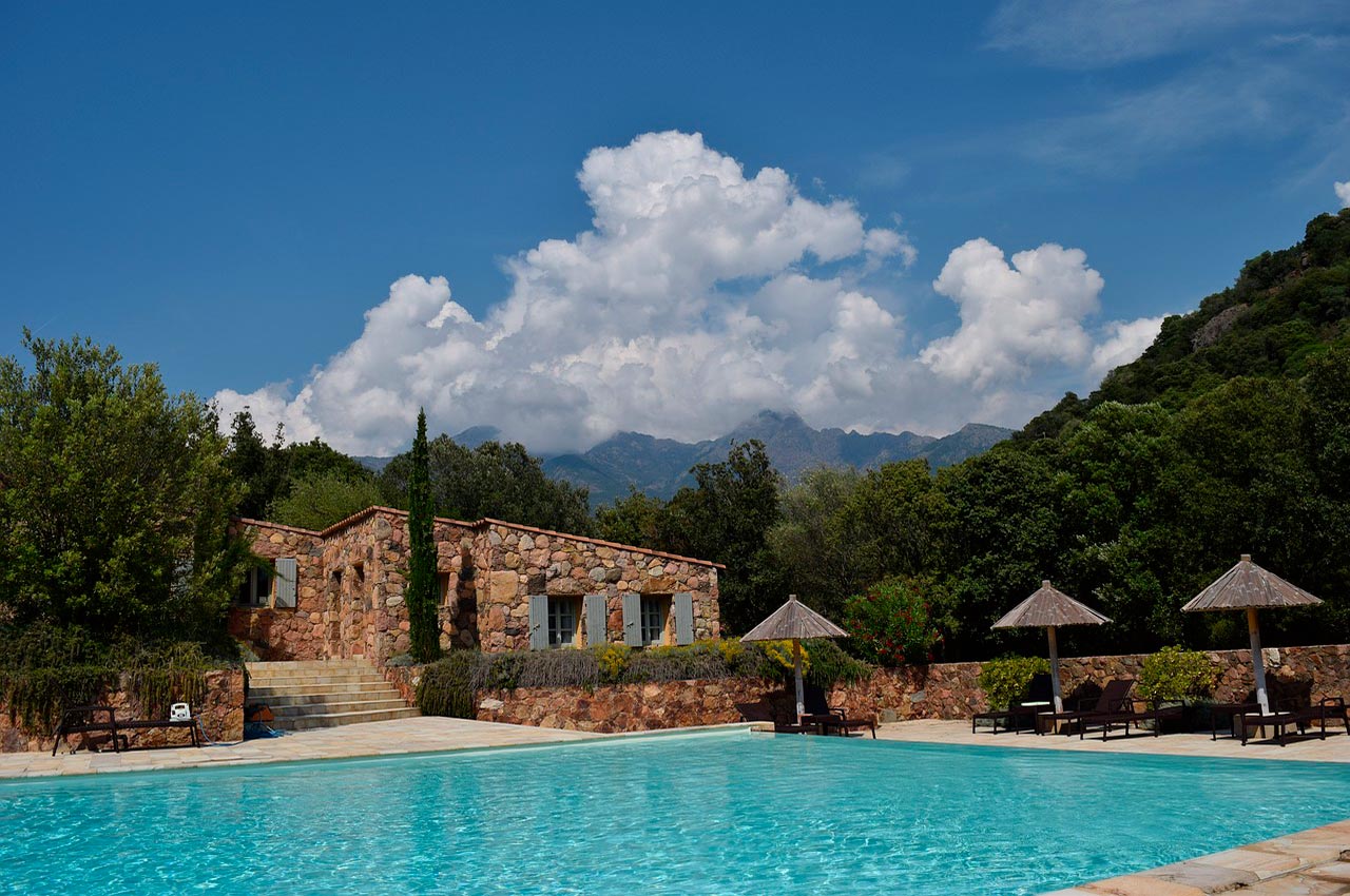 Bergerie avec piscine en Corse