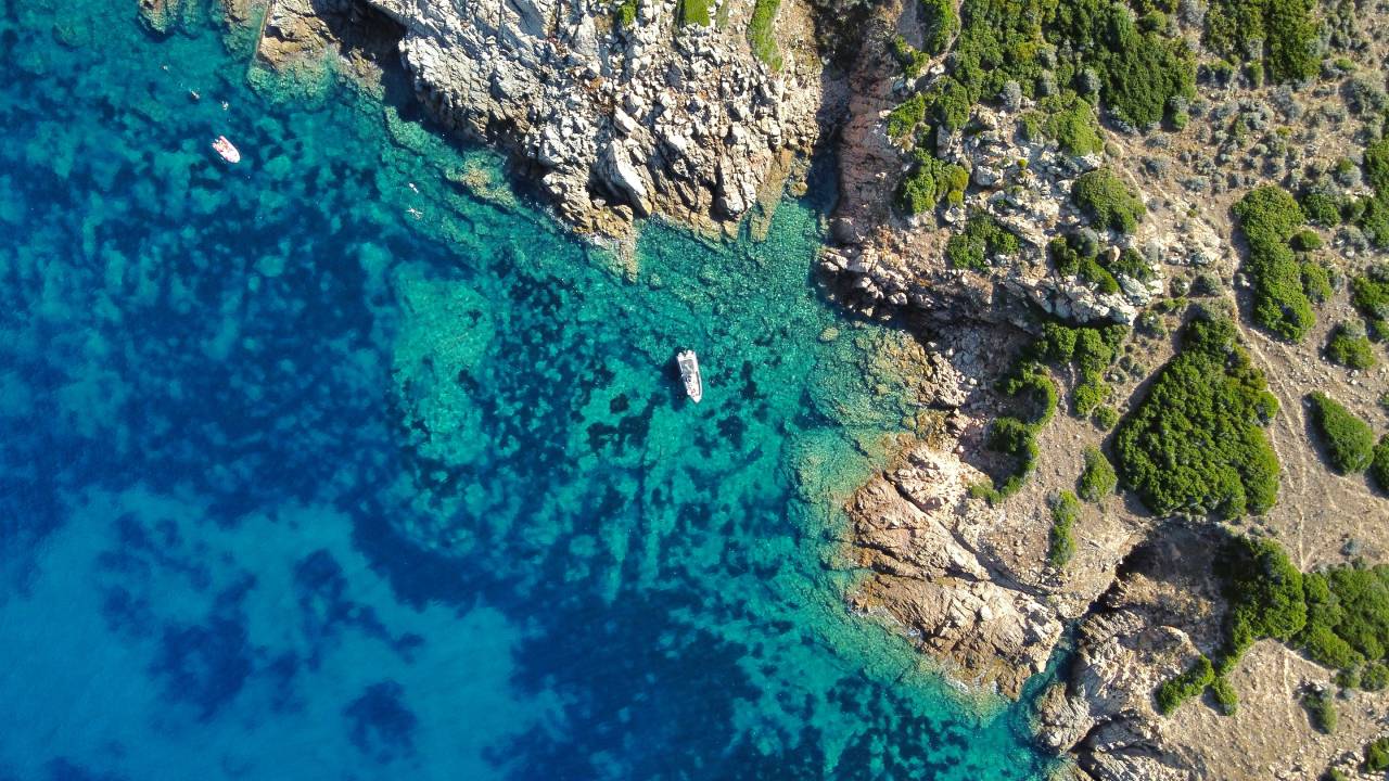 Travel trends 2025 Corsica, the ideal destination for a motorcycle road trip