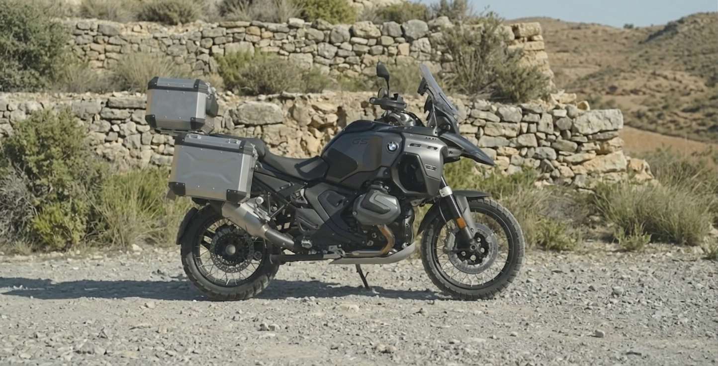 La BMW R 1300 GS Adventure ASA à louer en Corse à Ajaccio
