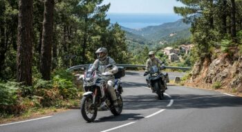 Rouler en Corse par plus de 30°C nos conseils d'équipement et les cols pour trouver la fraîcheur